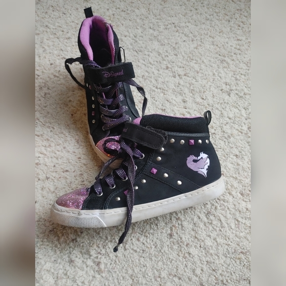 descendants converse